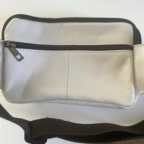 COWHIDE Leather Fanny Pack White - Picture 5 of 16